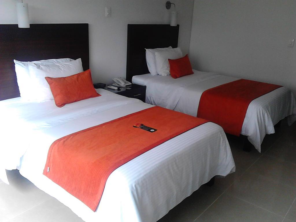 Hotel Pinares Plaza Pereira Exteriér fotografie