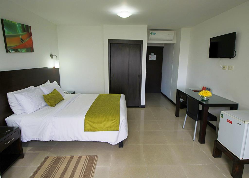 Hotel Pinares Plaza Pereira Exteriér fotografie