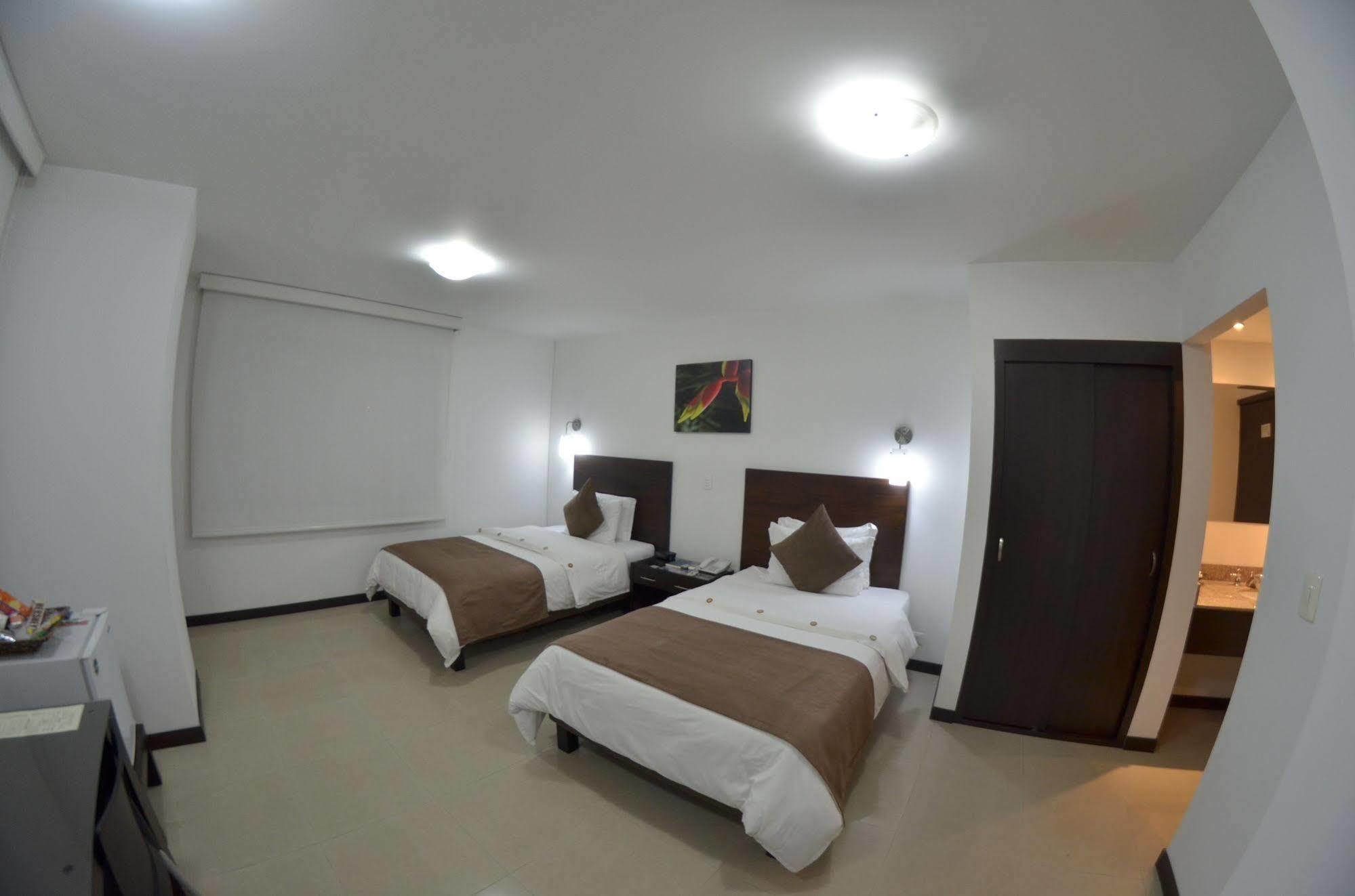 Hotel Pinares Plaza Pereira Exteriér fotografie
